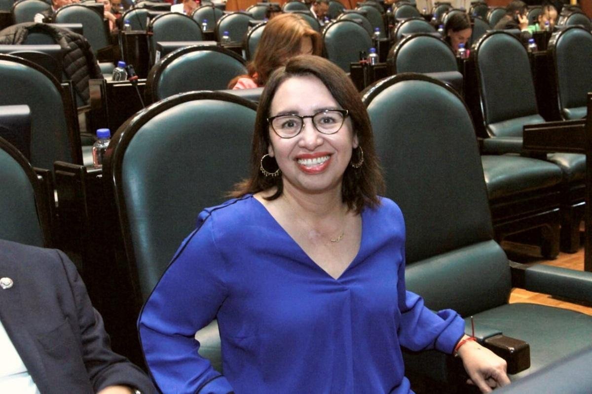Viola la Ley el PRI al utilizar espectaculares sin licencia, pero ya están a punto de irse: Azucena Cisneros
