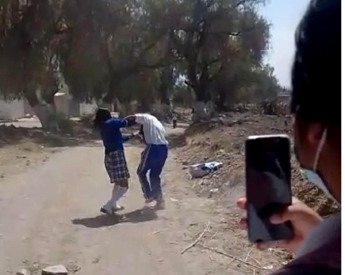 Inician proceso legal contra la menor de edad que agredió a una de sus compañeras de clases en Teotihuacán  