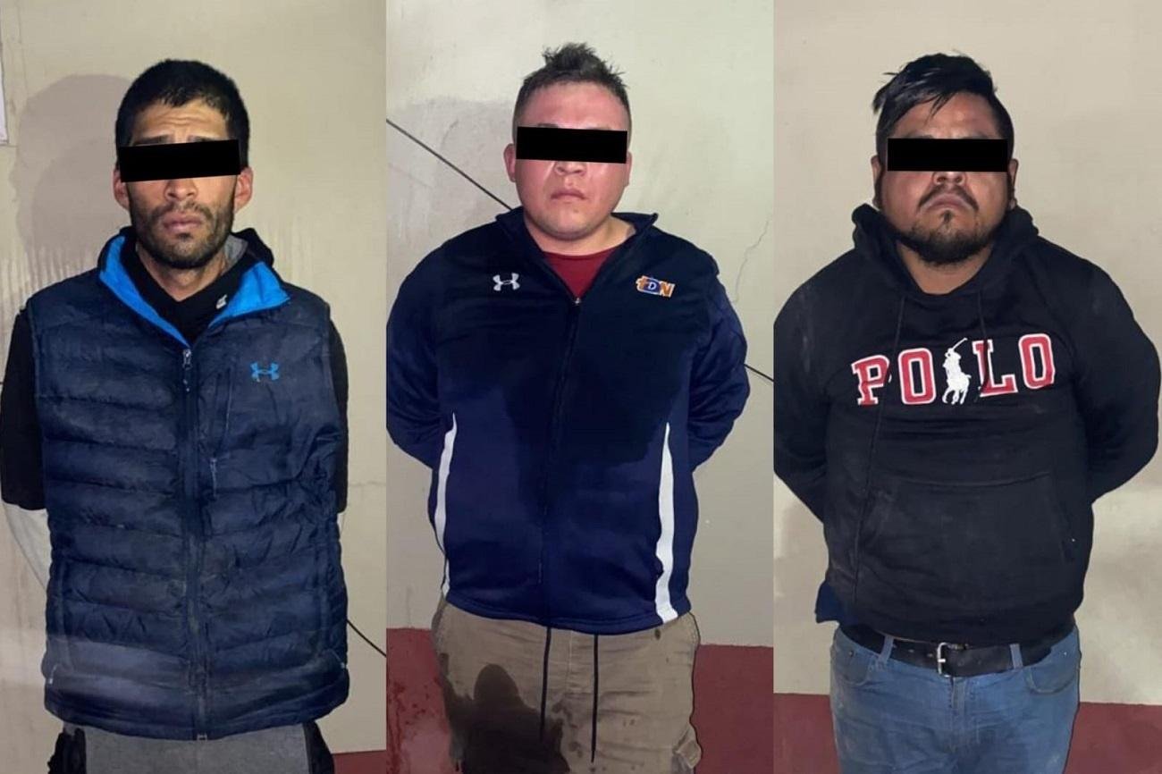 Recuperan camioneta robada en Ecatepec, hay tres detenidos 
