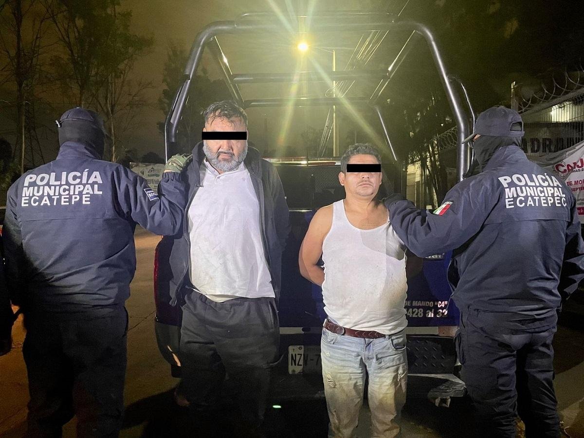 Policías de Ecatepec se enfrentan a balazos con presuntos robacoches; hay 3 detenidos