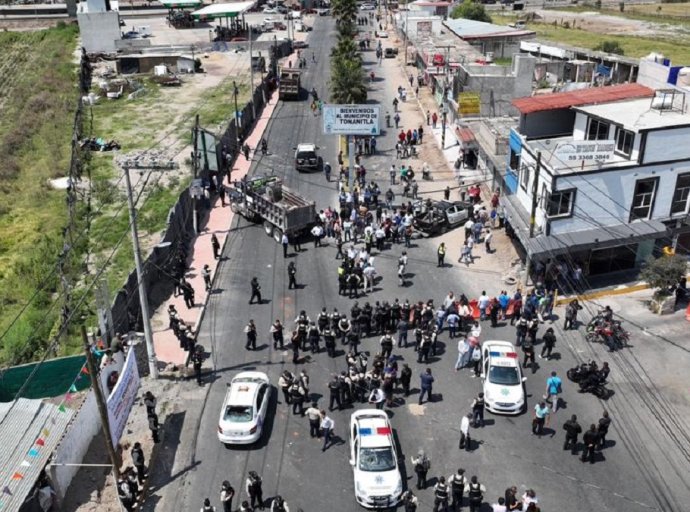 Llama presidenta municipal a resolver problema de límites territoriales con respeto