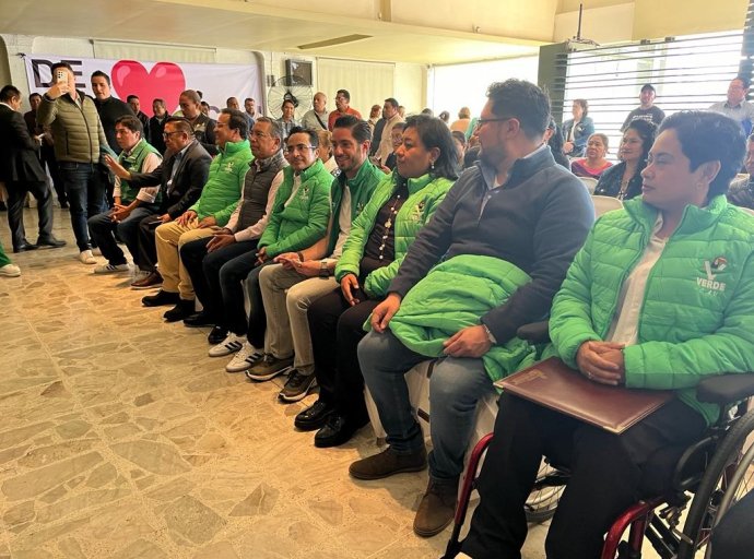 Ecatepec da un Giro Político: Figuras Clave del PRI Abrazan al Partido Verde