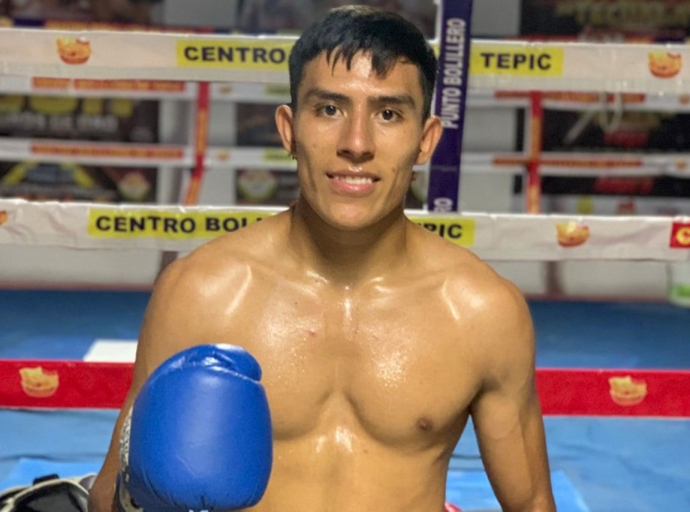 Adrián 'Tornado' Robles Desafía a Aarón Alameda en un Combate Explosivo
