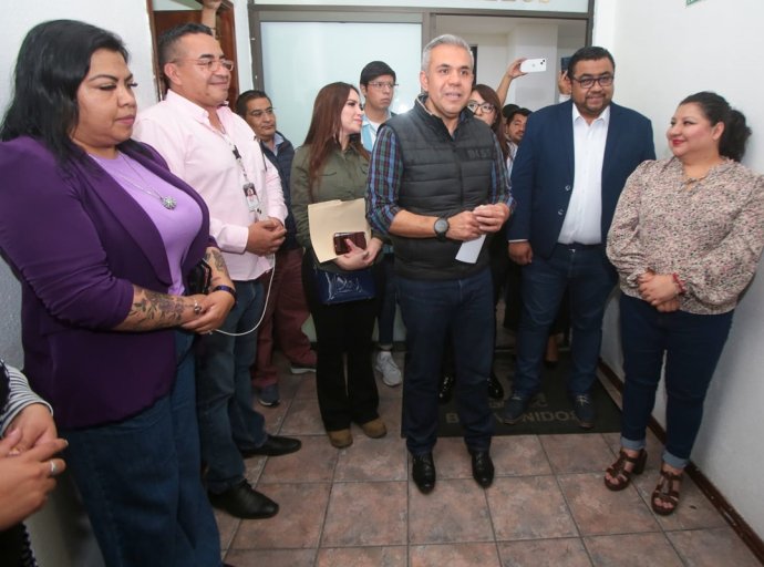 Fernando Vilchis Contreras solicita licencia temporal