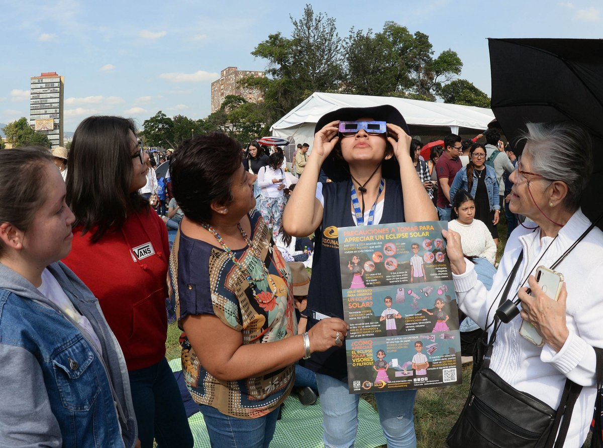 Métodos seguros para observar el eclipse solar del 8 de abril recomendados por experto