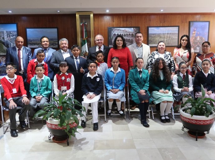 Cabildo Infantil en Texcoco: Niños Lideran Propuestas Ambientales en Conmemoración del Día del Niño