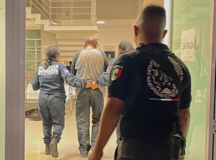 Hombre capturado por intentar sustraer dinero en casa de empeño de Ecatepec