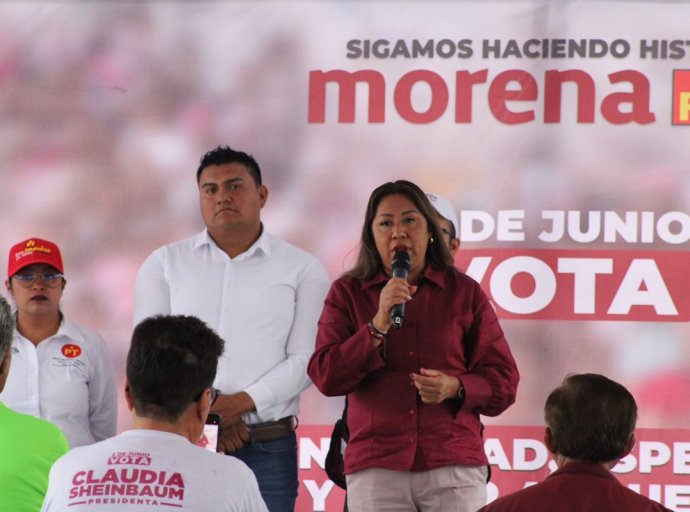 Candidata de la coalición "Sigamos haciendo Historia" promueve programas educativos y de nutrición en Chimalhuacán