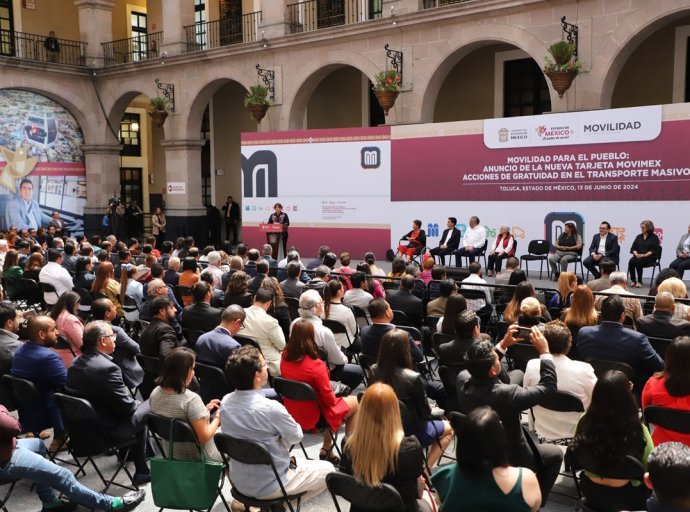 Gobernadora Delfina Gómez Encabeza Ceremonia de la Nueva Tarjeta "Movimex" en Toluca