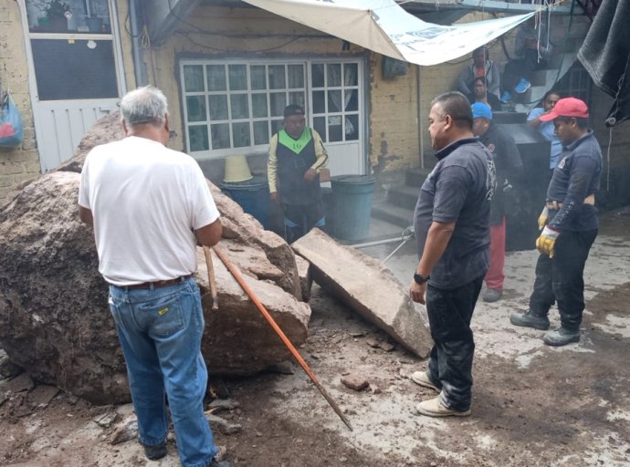 Desprendimiento de Piedras en La Arboleda Teneyuca Moviliza a Protección Civil y Autoridades Locales