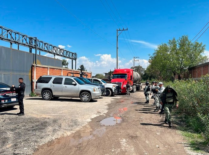 Localizan en Teoloyucan predio con tanques de aparente combustible ilegal