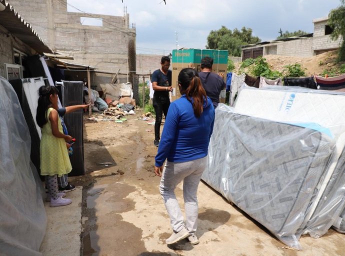 Familias Damnificadas Reciben Muebles y Refrigeradores en Tecámac