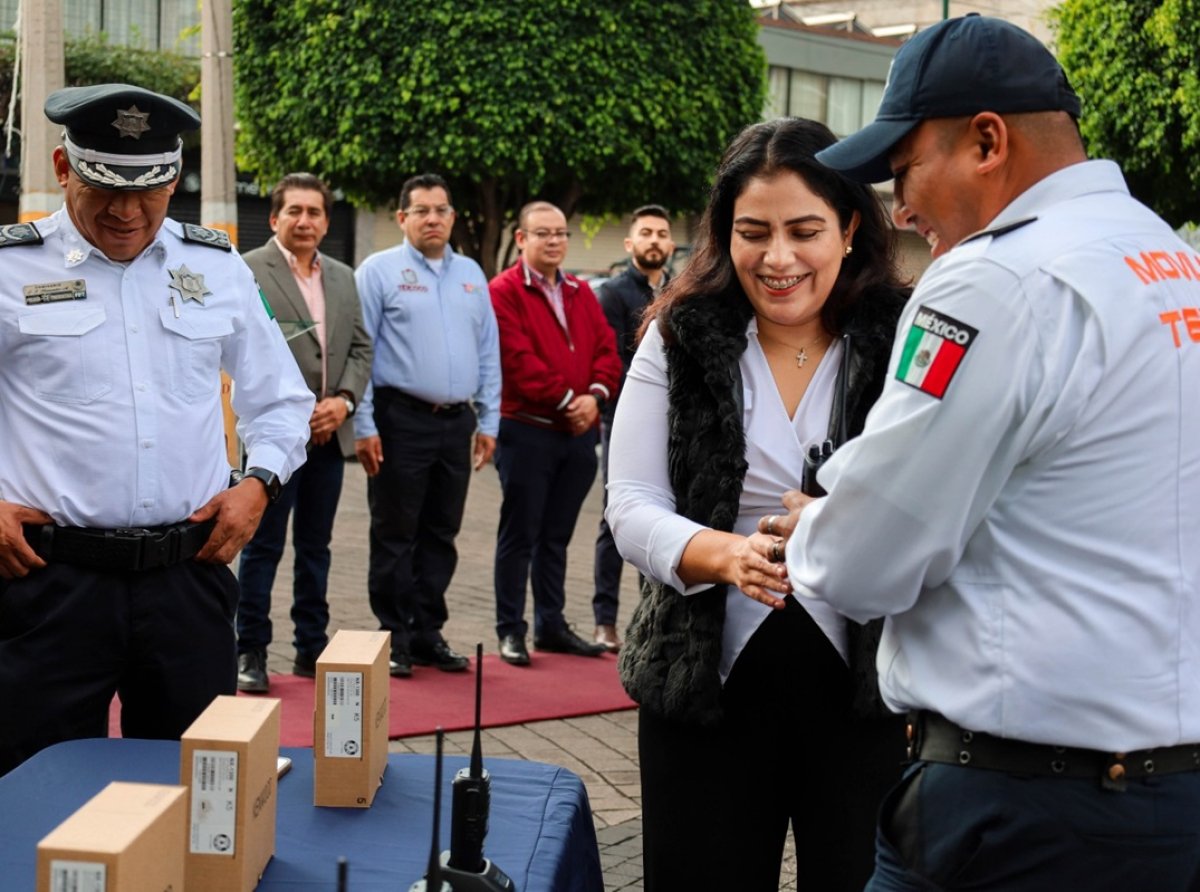 Gobierno de Texcoco Refuerza la Seguridad con Nueva Entrega de Chalecos Reflejantes y Equipos de Radio