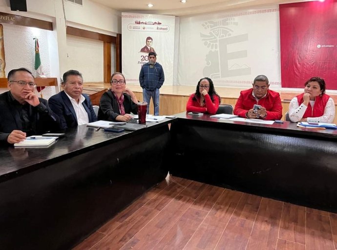 Azucena Cisneros: "La transición debe garantizar continuidad y acción inmediata