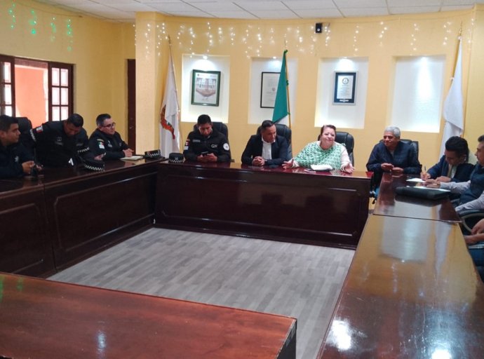 Prohíben paradas de transporte público en la autopista México-Pirámides altura de San Lorenzo Tlalmimilolpan