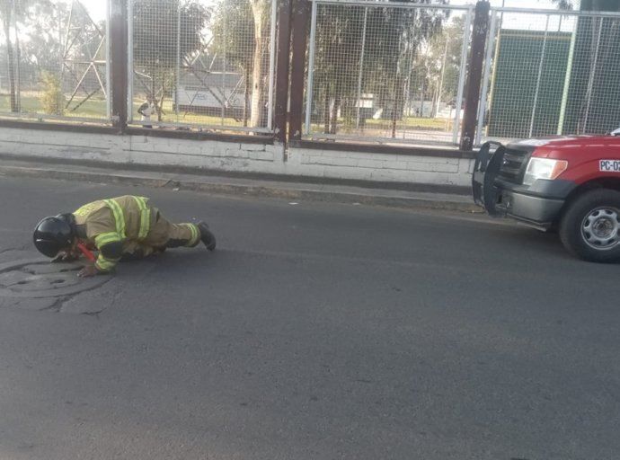 Despliegan operativo en Texcoco tras reporte de olor a combustible en San Mateo