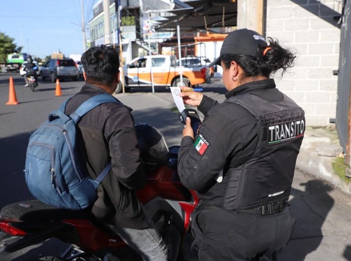 Promueven Seguridad Vial con Operativo en Dos Ruedas en Tecámac