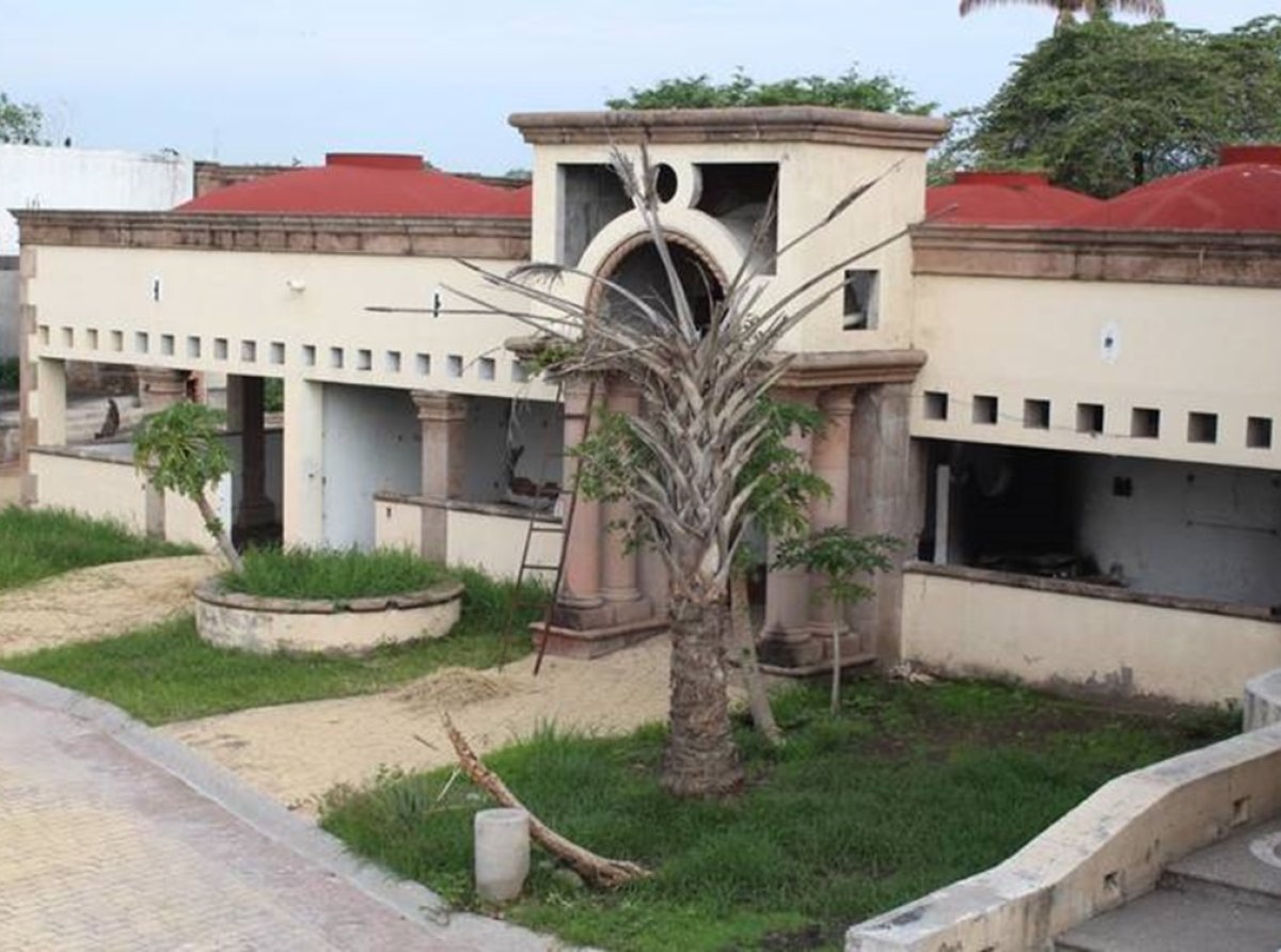 Subastas y decomisos: qué pasó con las casas de narcos durante el sexenio de López Obrador