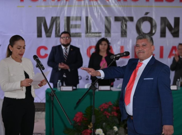 Melitón Cid Galicia toma protesta como presidente municipal de Axapusco