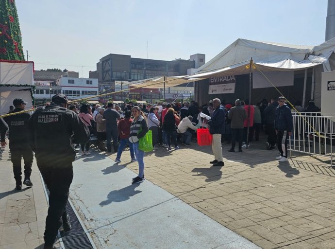 Vecinos de Ecatepec aprovechan descuentos y condonación de adeudos en pago de impuestos y agua