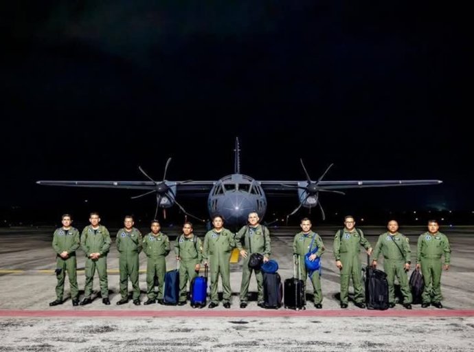 Movilizan tropas en aviones militares para fortalecer la vigilancia fronteriza