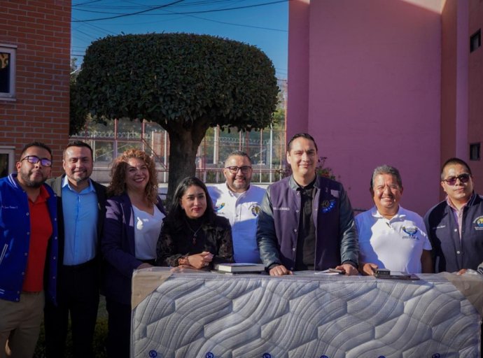 Renuevan colchones en Unidad Habitacional de la UACh