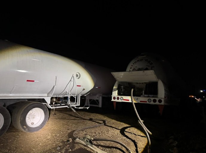 Aseguran 78 mil litros de hidrocarburo en toma clandestina