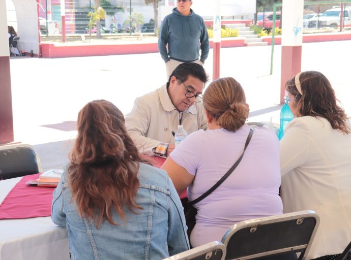 Acolman resuelve 60% de peticiones en audiencias ciudadanas