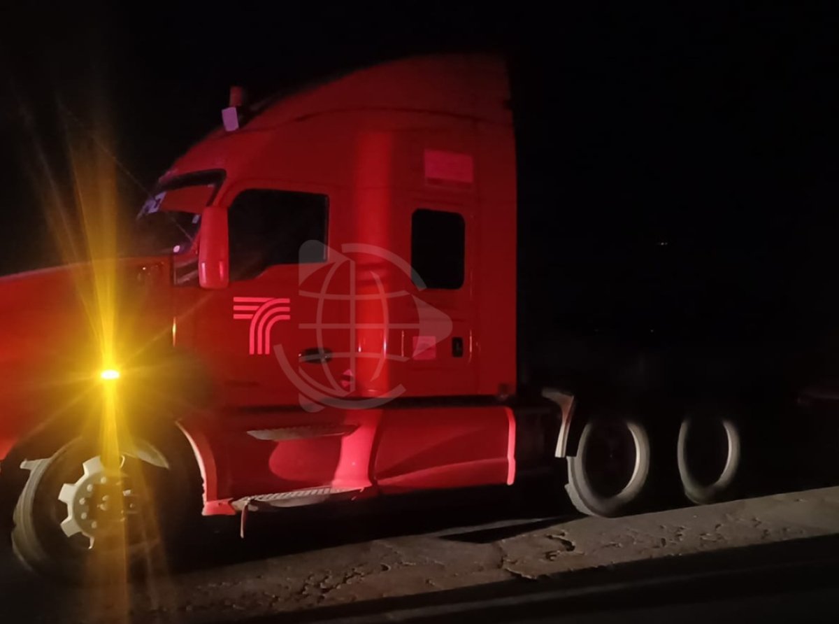 Recuperan tractocamión y pipa con Gas LP tras robo violento en carretera México-Tulancingo