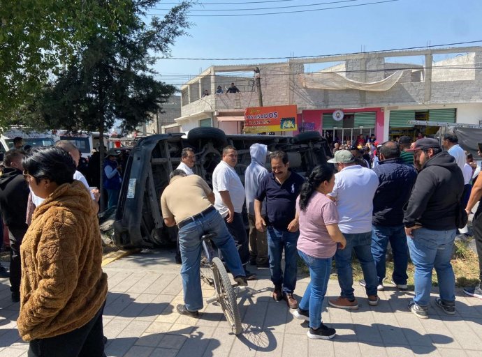 Volcadura de transporte público en Ecatepec: 7 lesionados por exceso de velocidad