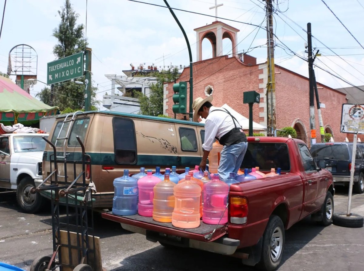 Persisten irregularidades en calidad del agua purificada en CDMX, revela nuevo análisis