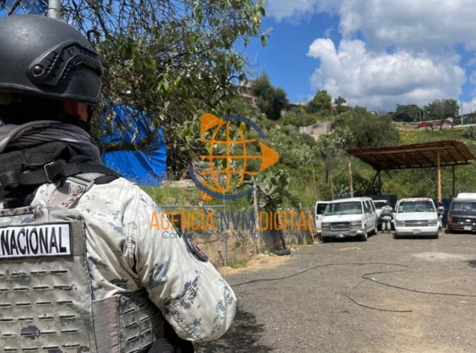 Aseguran predio con vehículos usados para el robo de combustible en Tepetlaoxtoc