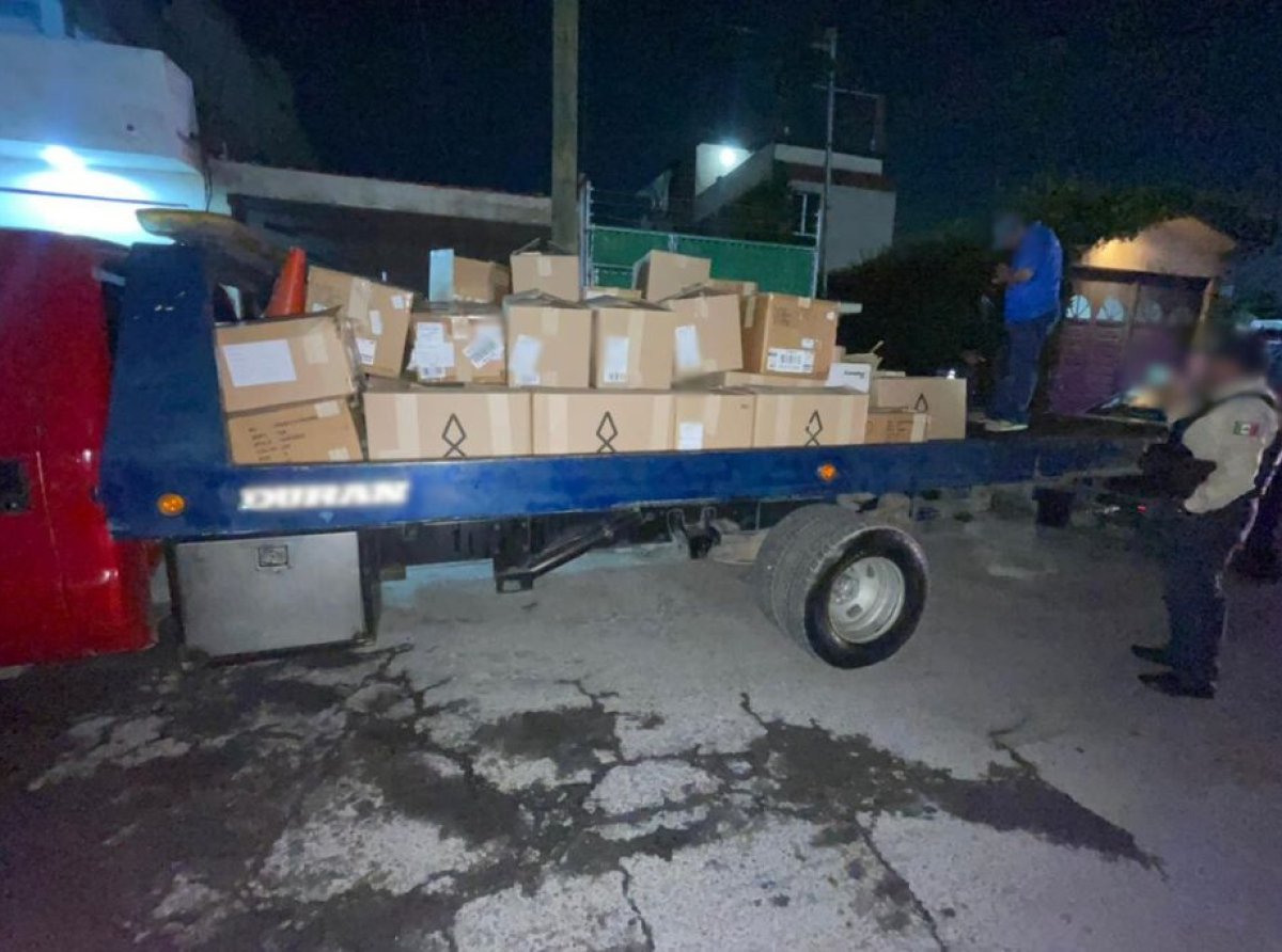 Recuperan mercancía robada tras cateo en Tecámac
